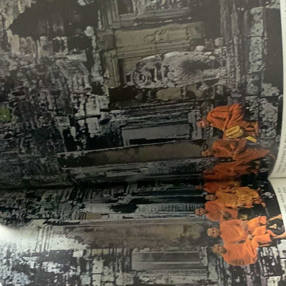 Southeast Asia, (Life world library) Hardcover – 1967 by Stanley Karnow - Picture 4 of 5